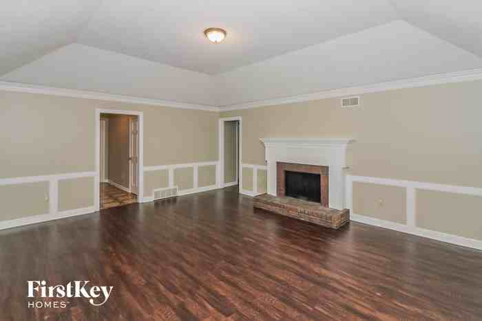 7161 Oak Chase Ln - Photo 2 of 15