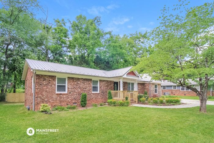 2917 Wesleyan Ln - Photo 2 of 14