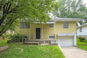 featured image of 1233 Dickinson Rd