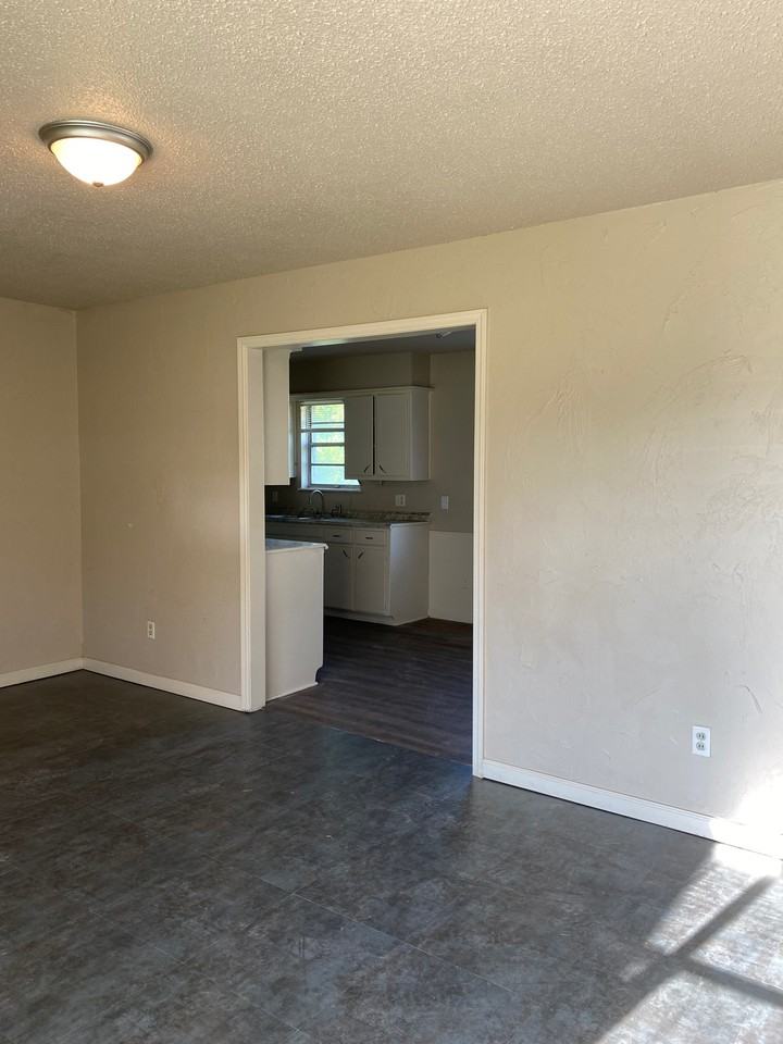 4808 Sunset Ter #1 - Photo 4 of 23