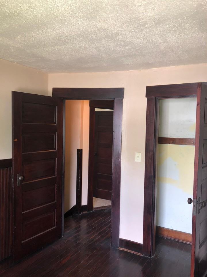 1820 Clarendon Ave #1 - Photo 4 of 50