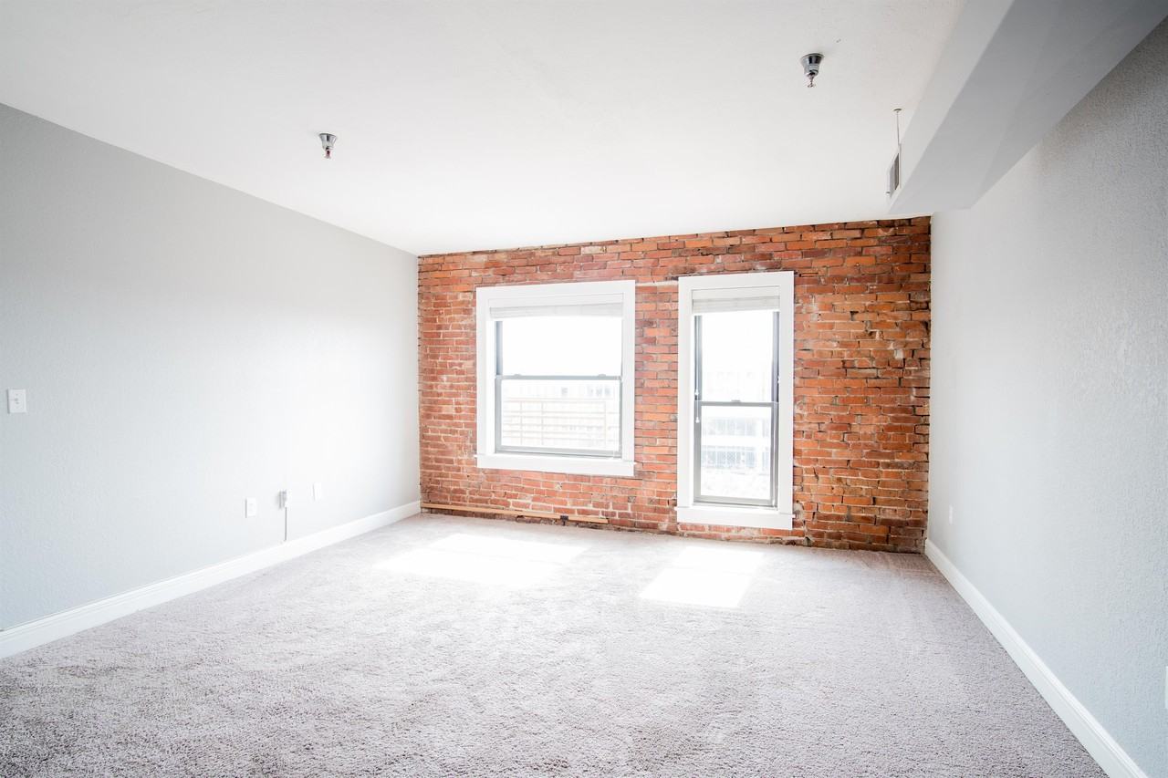 310 DelawareUnit 401 #401 - Photo 5 of 19