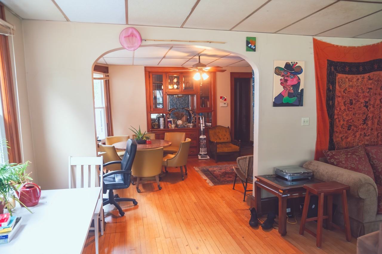 2835 N Frederick Ave #2835 - Photo 3 of 19
