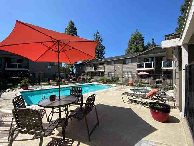 251 S Walnut Ave - Photo 6 of 7