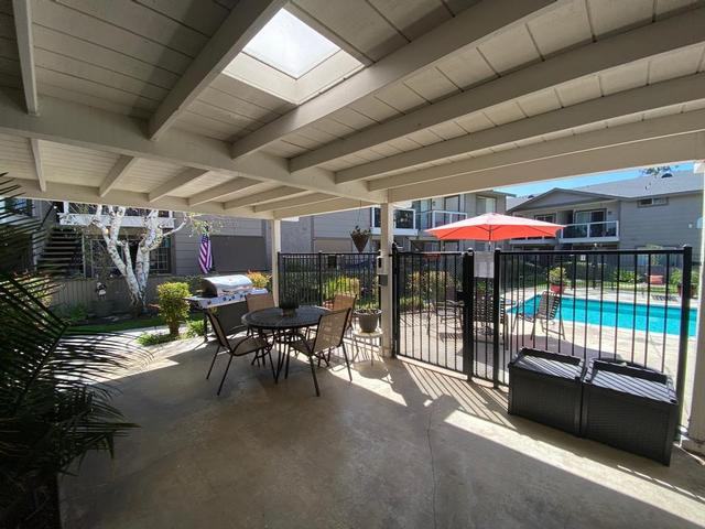 251 S Walnut Ave - Photo 3 of 7