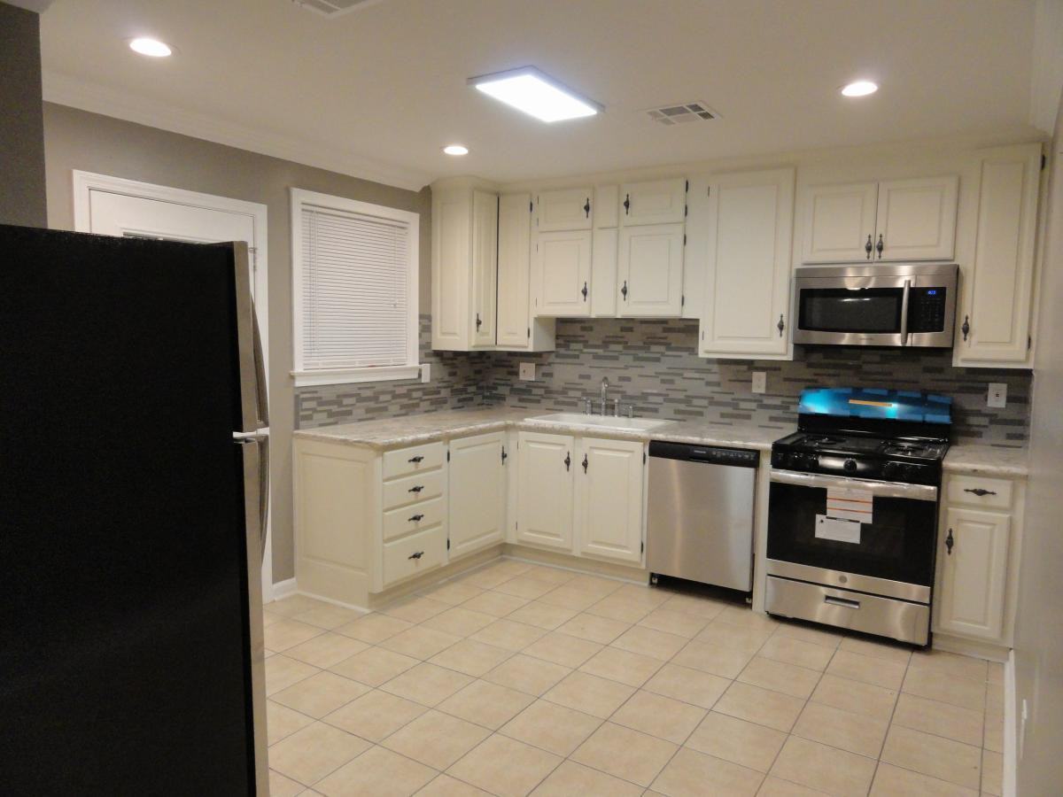 515 Arnold Ave - Photo 2 of 11