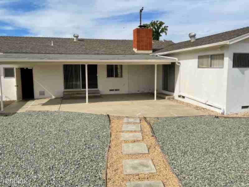 5931 Lancaster Dr - Photo 2 of 6