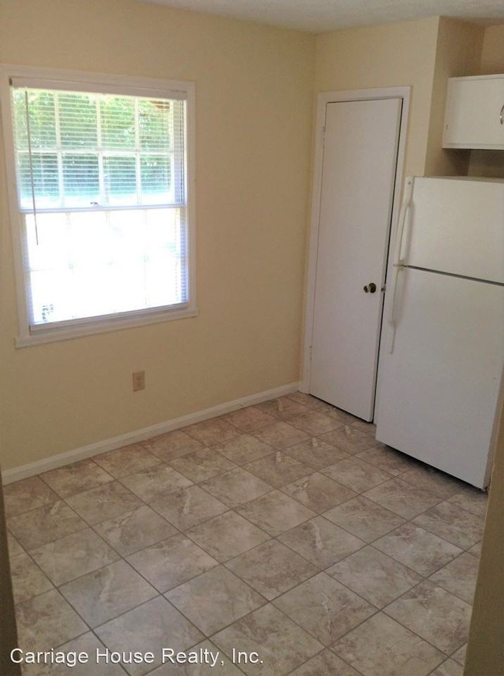 Vincent Dr - Photo 2 of 17