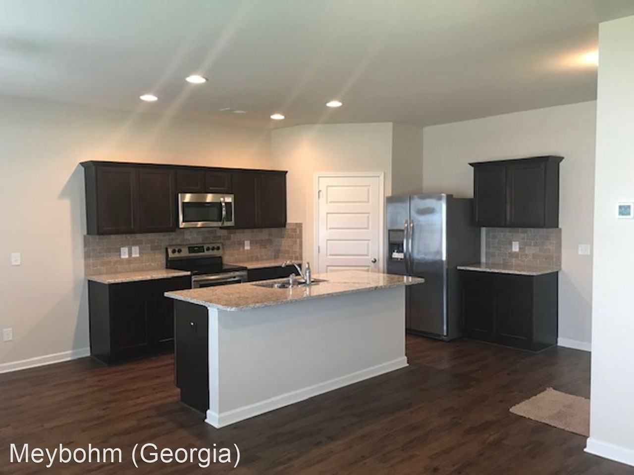 5033 Vine Ln - Photo 3 of 18