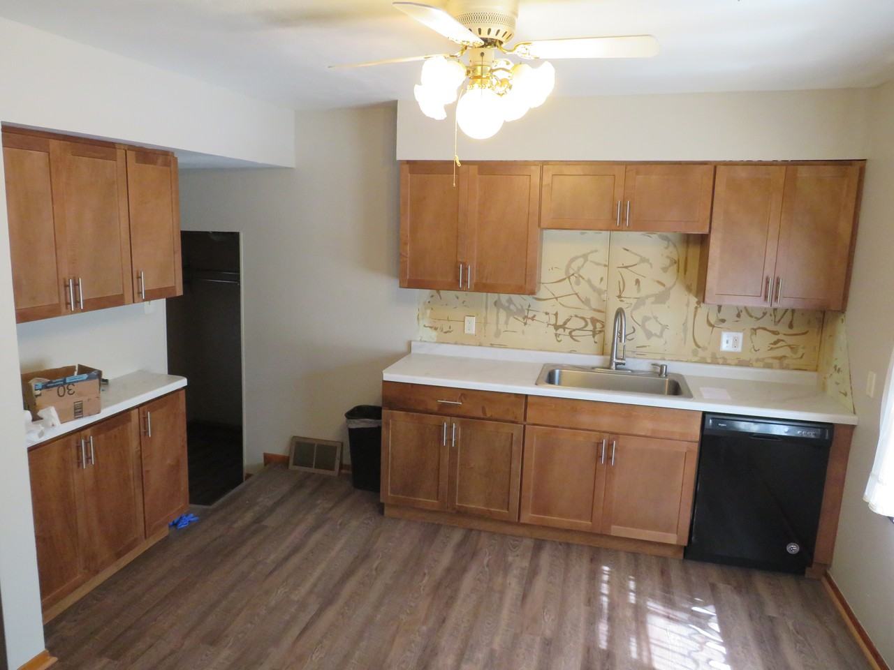 704 Gilbert St - Photo 2 of 6