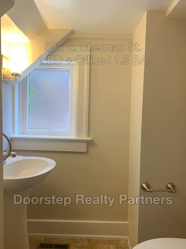 582 S Sherman St - Photo 6 of 25