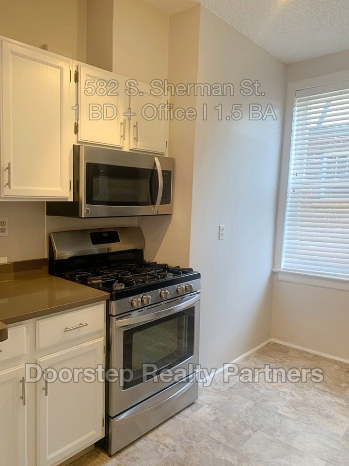 582 S Sherman St - Photo 7 of 25