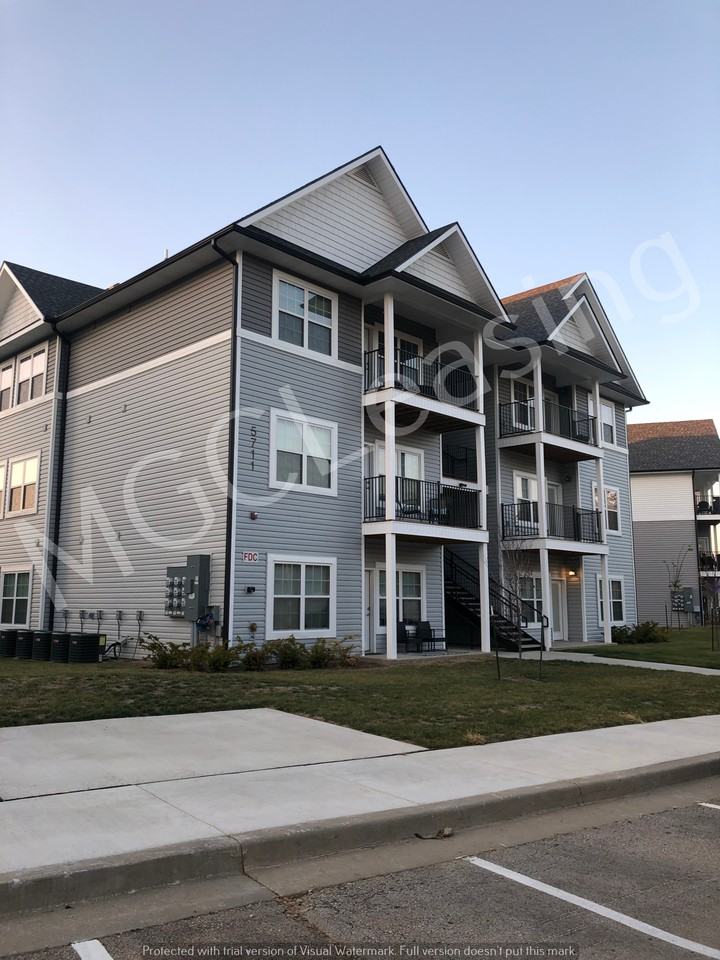 5721 NE 80th Ter - Photo 3 of 25