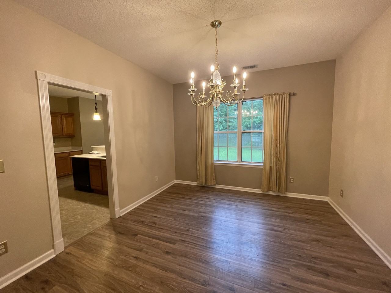 102 Adthan Cir - Photo 5 of 14