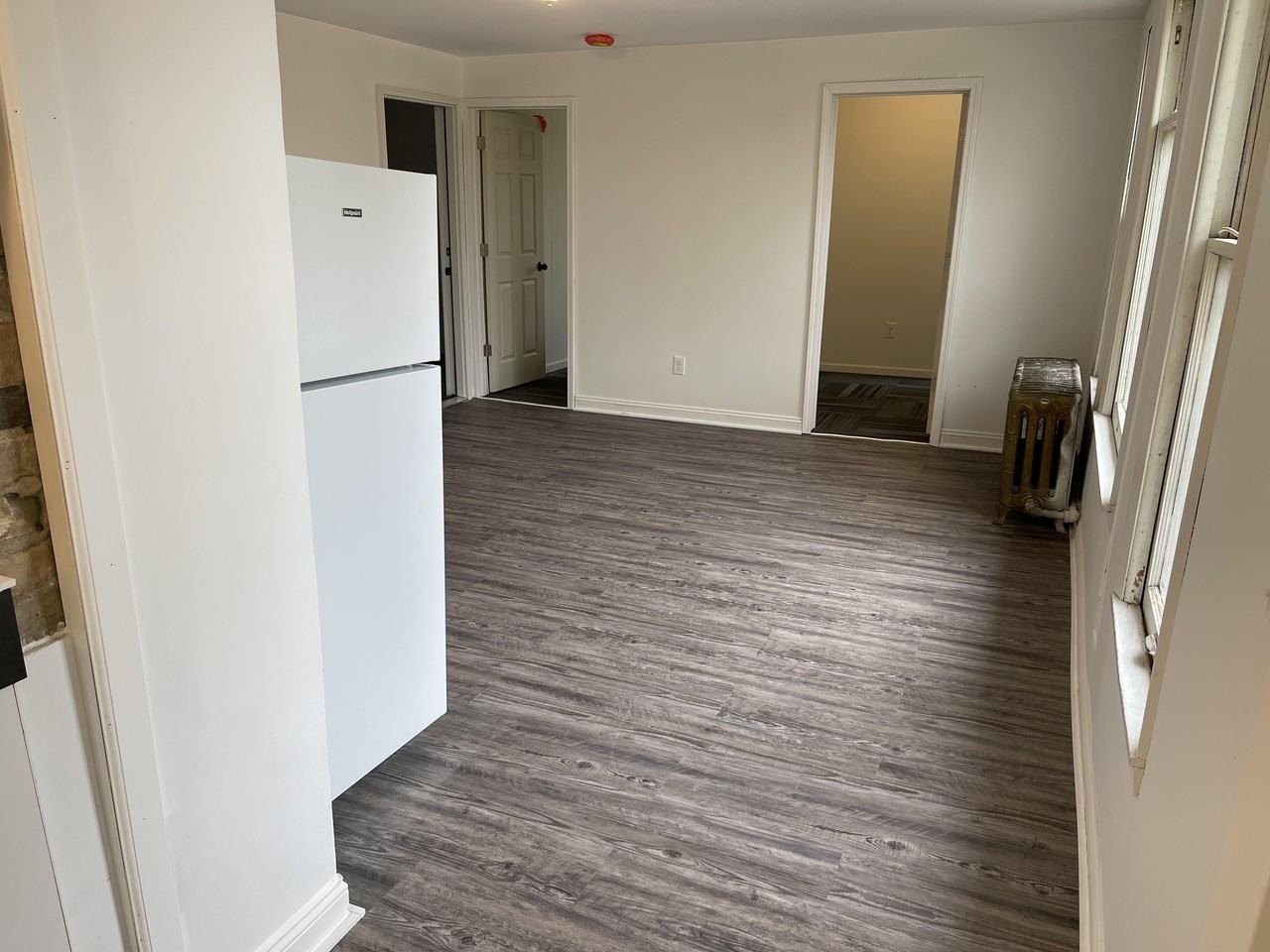 4405 Morgan Ave N - Photo 3 of 7