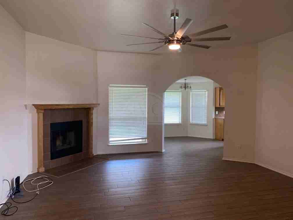 10105 Diana Dr - Photo 2 of 13