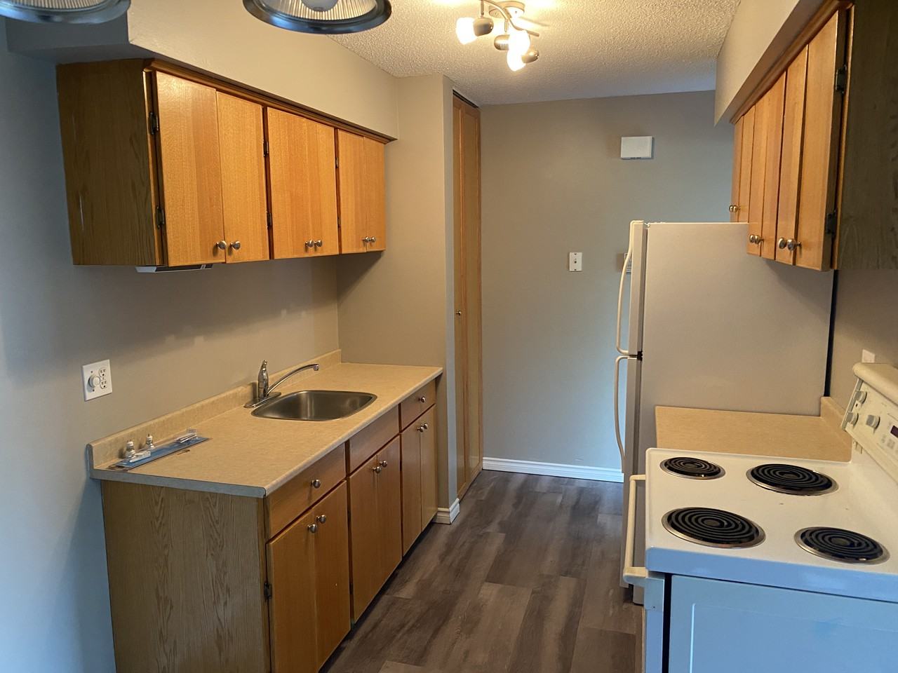 7003 141 Ave Nw - Photo 4 of 9