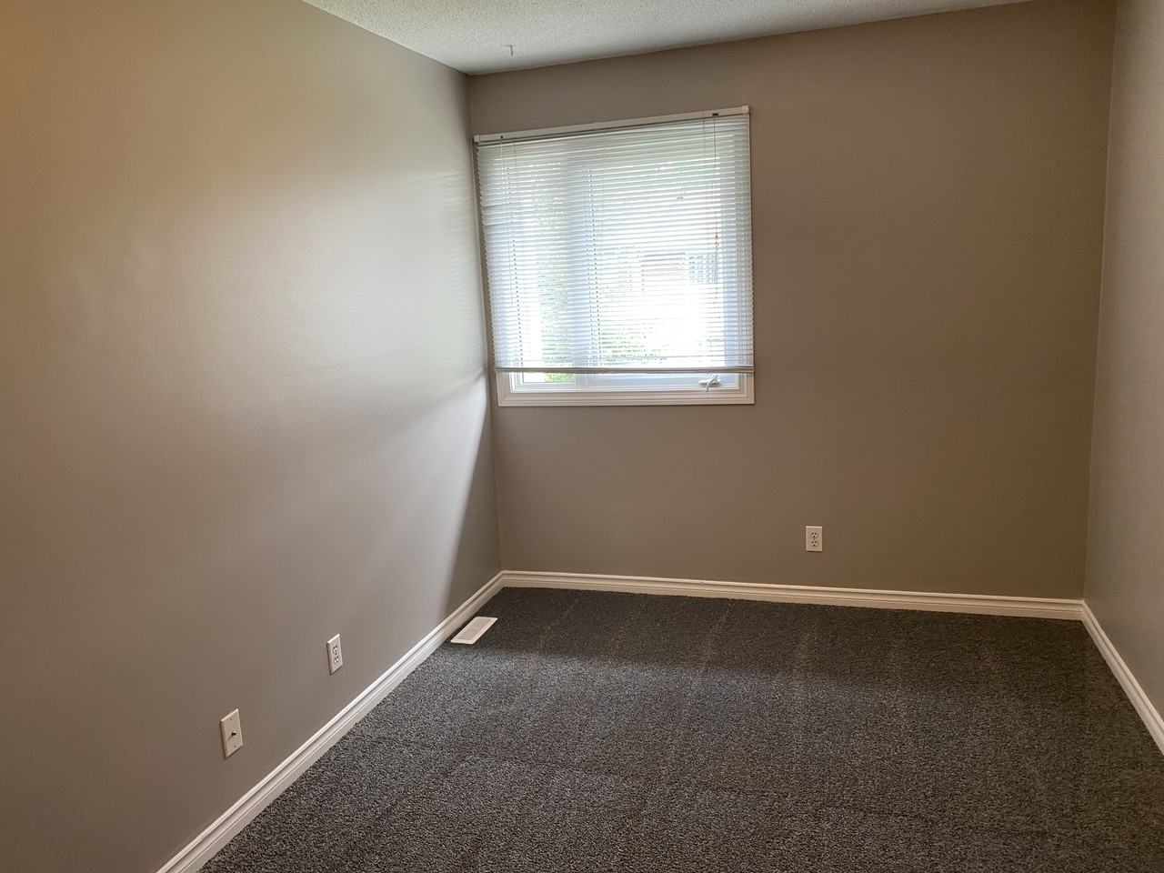 7003 141 Ave Nw - Photo 7 of 9