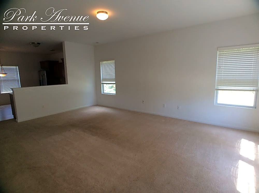 1404 Henry David Ct - Photo 2 of 6