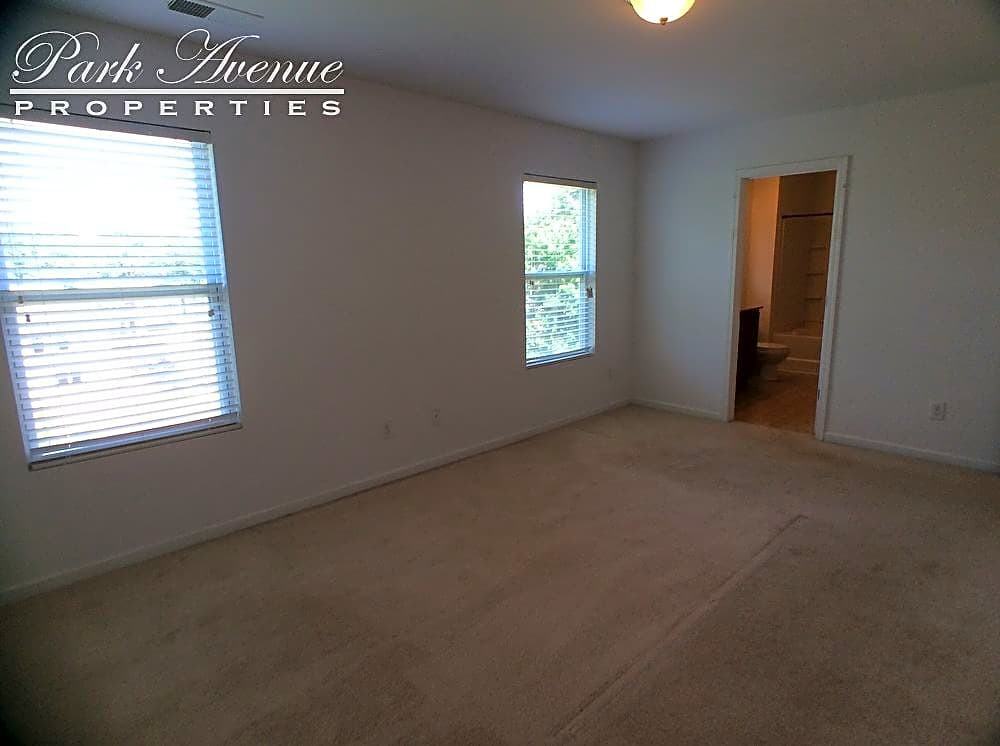 1404 Henry David Ct - Photo 3 of 6