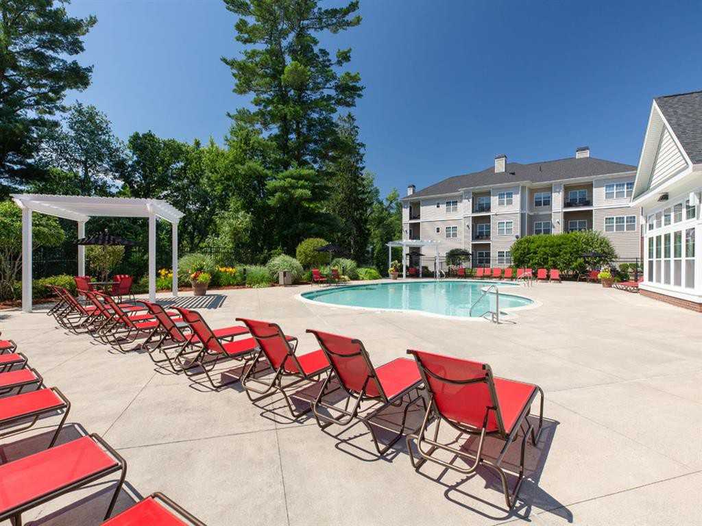 Edgewood Apartments - Photo 5 of 32