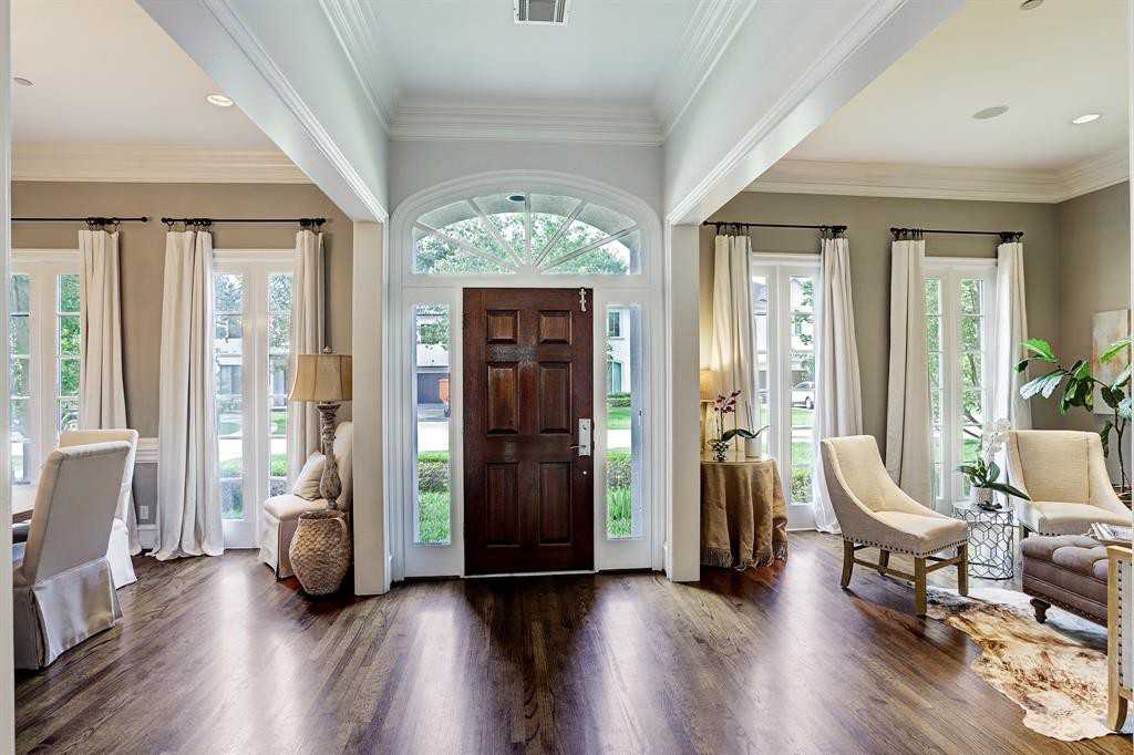 11328 Surrey Oaks Ln - Photo 2 of 32