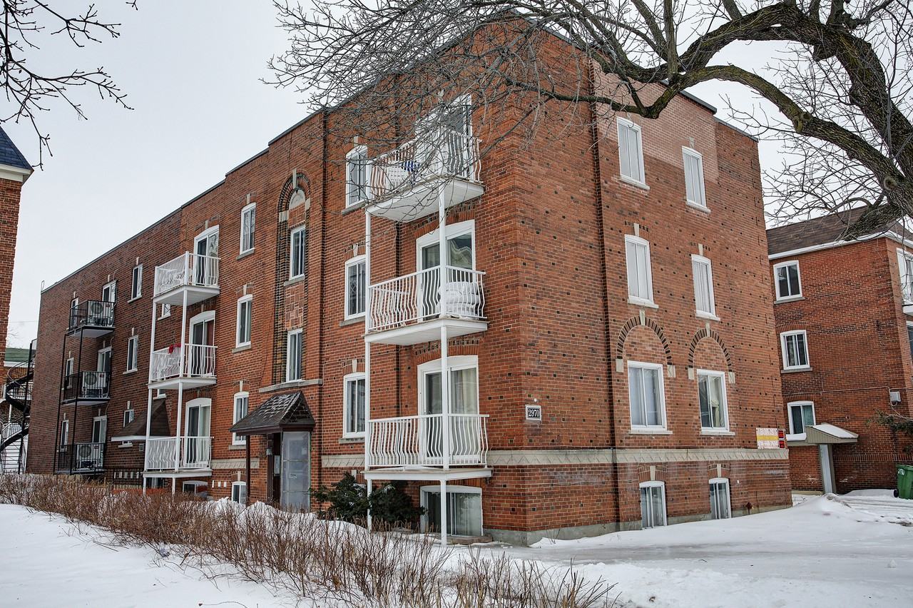 2990 Avenue Linton, Montréal, QC H3S 1S3 Studio Apartment for Rent
