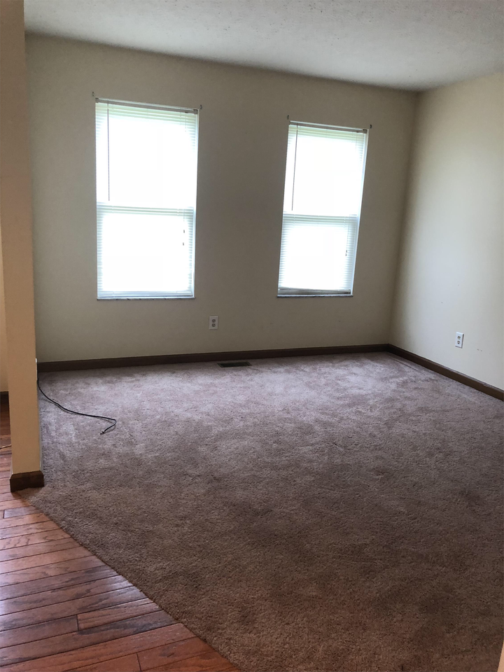 102 Barrington Dr #1 - Photo 3 of 22