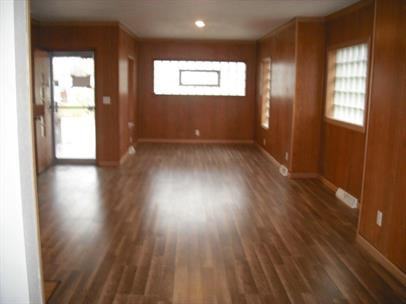 1207 E Walnut St Uppr #1 - Photo 2 of 8