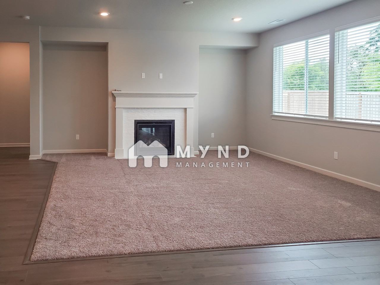 4021 S Willow Dr - Photo 3 of 28