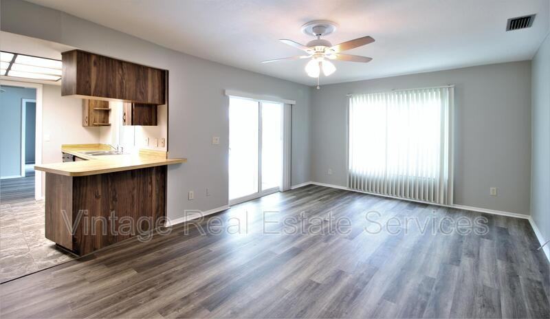 3082 Cascade Dr - Photo 2 of 5