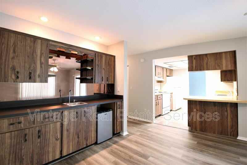 3082 Cascade Dr - Photo 3 of 5