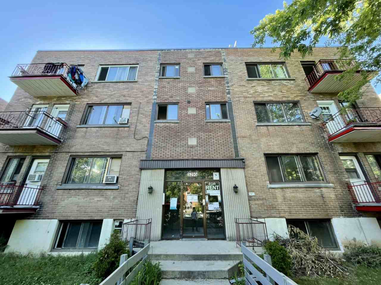 3295 Rue Goyer
