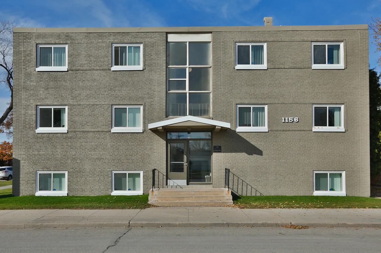 1156 - 1168 McPhillips Street - Photo 2 of 7