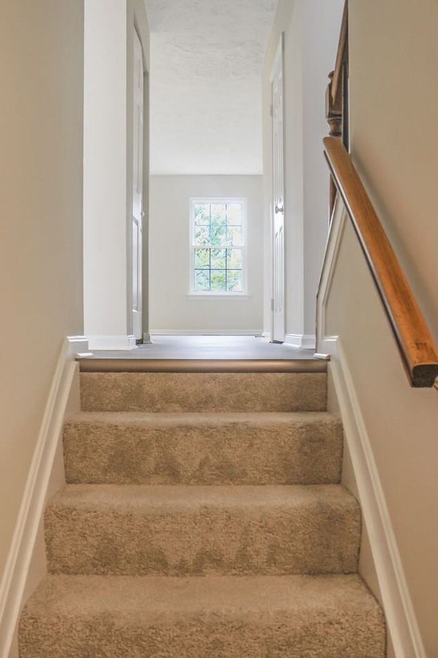 18 Dale Dr - Photo 2 of 37