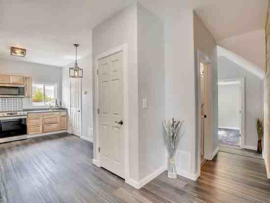 505 E Clark St - Photo 2 of 7