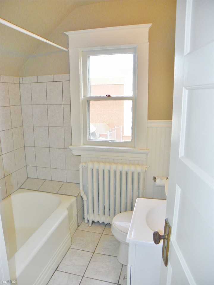 795 Rose Ave E - Photo 2 of 12