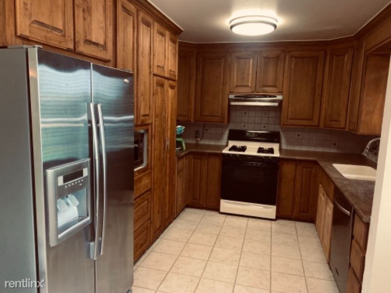 3147 Nw 41st St - Photo 2 of 8