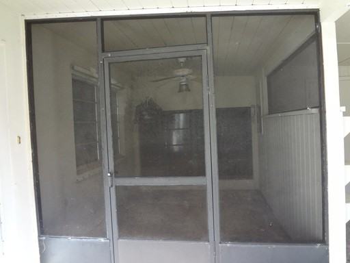 1704 Glendon Dr - Photo 3 of 16