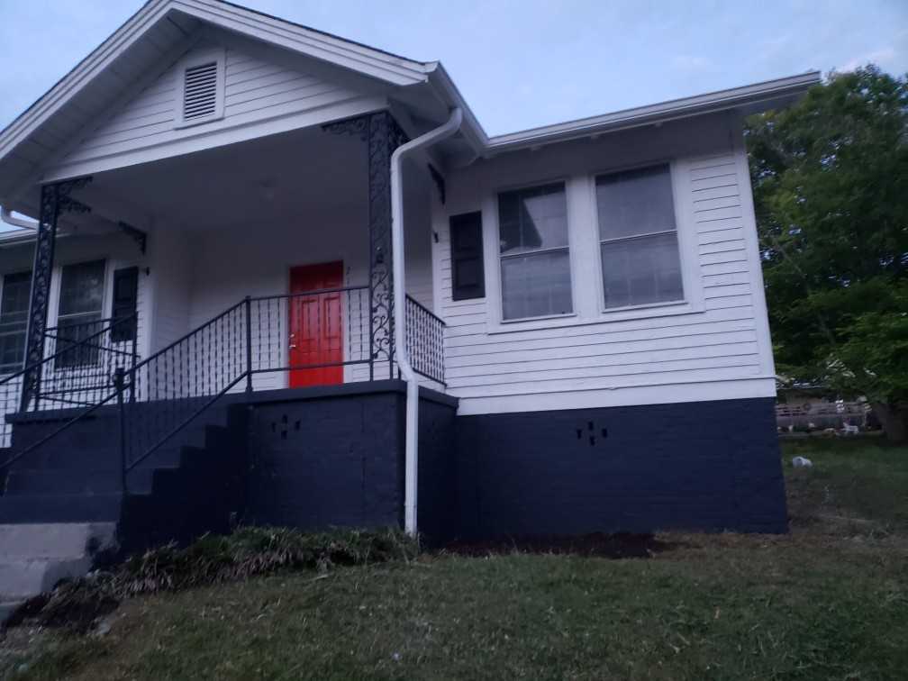 211 211 River Street - Photo 2 of 12