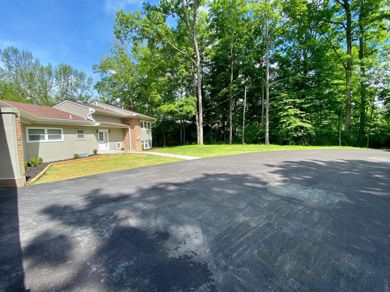 7315 Drake Rd - Photo 3 of 48