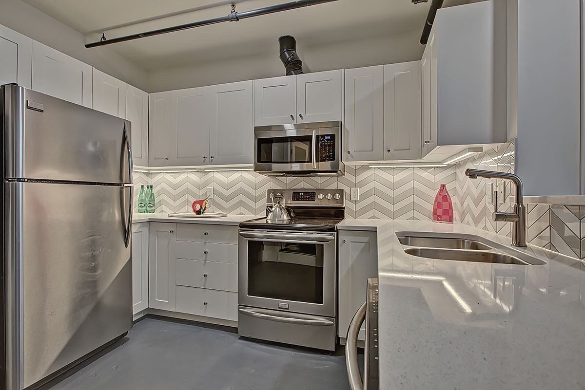 220 11th Ave SE - Photo 2 of 13