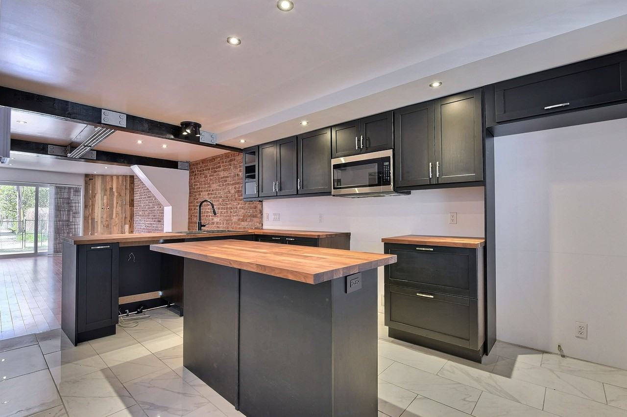 6021 Rue la Fontaine - Photo 2 of 14