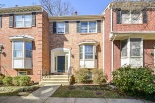 16 Carriage House Cir - Photo 1 of 1