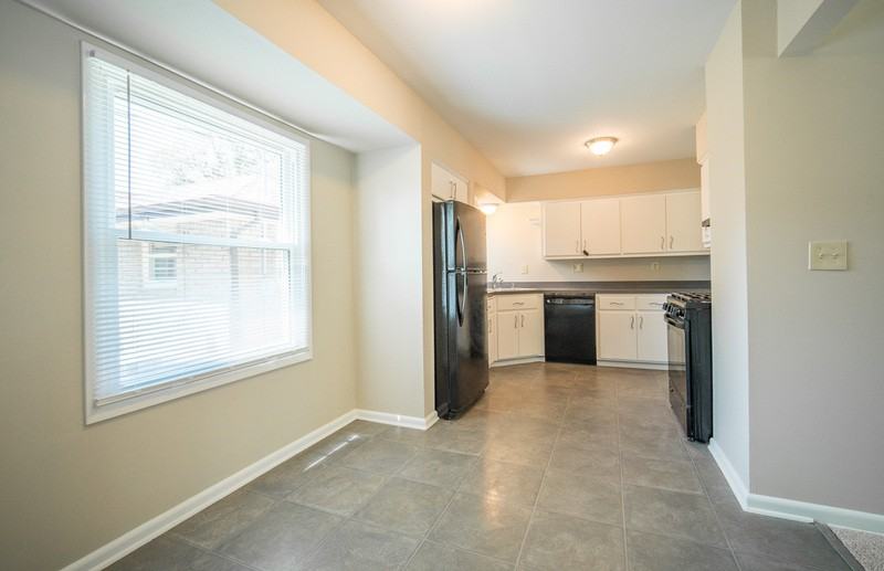 8035 W Warnimont Ave - Photo 3 of 17