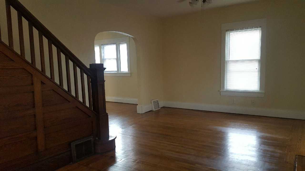 620 Allen St - Photo 3 of 11