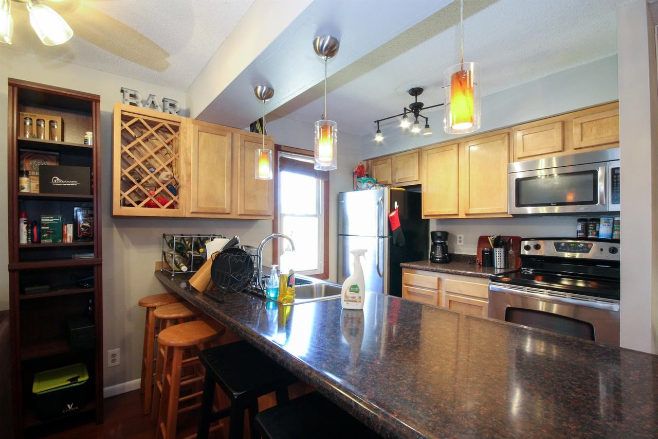 18 th Ave Ne #18 - Photo 3 of 24