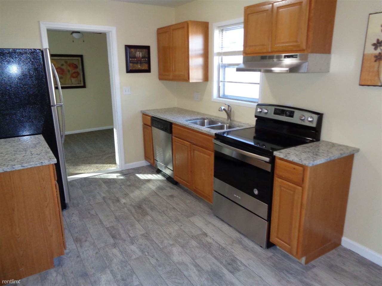 2500 Moundview Dr - Photo 2 of 10