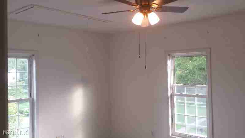 107 107 Hunsaker St 1 - Photo 2 of 14