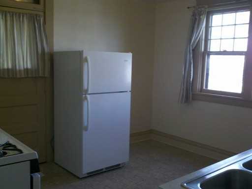 721 W Spruce St - Photo 2 of 6